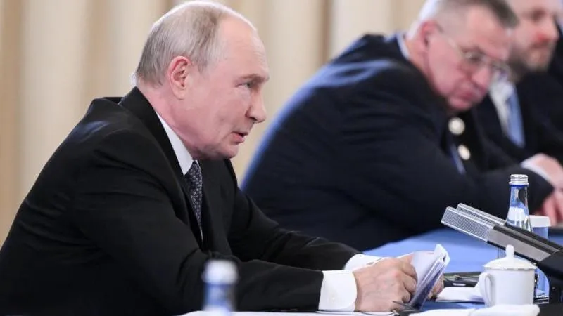 Poutine propose d'instaurer un régime sans visa permanent entre la Russie et la Chine