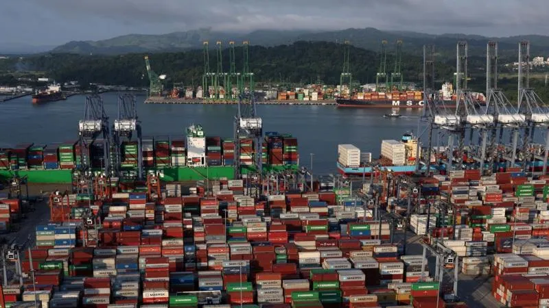 Le canal de Panama réduit le passage des navires en raison du faible niveau de précipitations