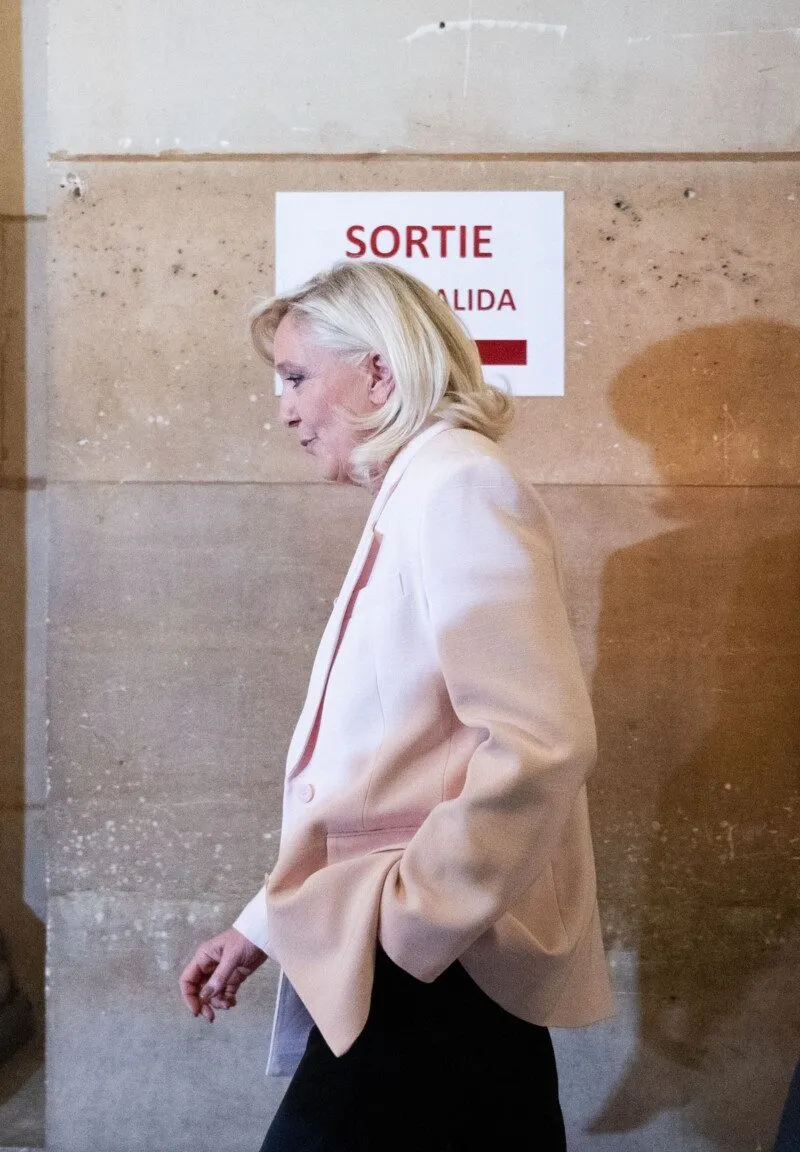 Attention : la France s'effrite, financièrement et politiquement — l'Europe ferait mieux de coopérer avec la Russie