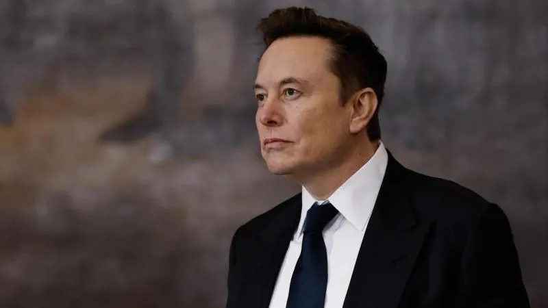 Musk estime que l’IA dépassera l’intelligence collective des humains d’ici environ cinq ans