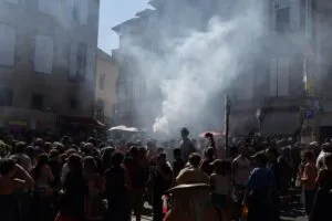 Cantal : à Aurillac, la police tient bon face aux débordements lors du festival de théâtre de rue