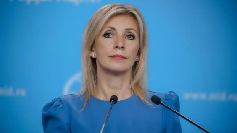 Zakharova a tenu la cheffe de la diplomatie européenne pour la vieille Shapoklyak