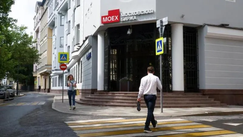 Le marché actions russe en léger repli à l'ouverture des principales séances, mais reste résilient