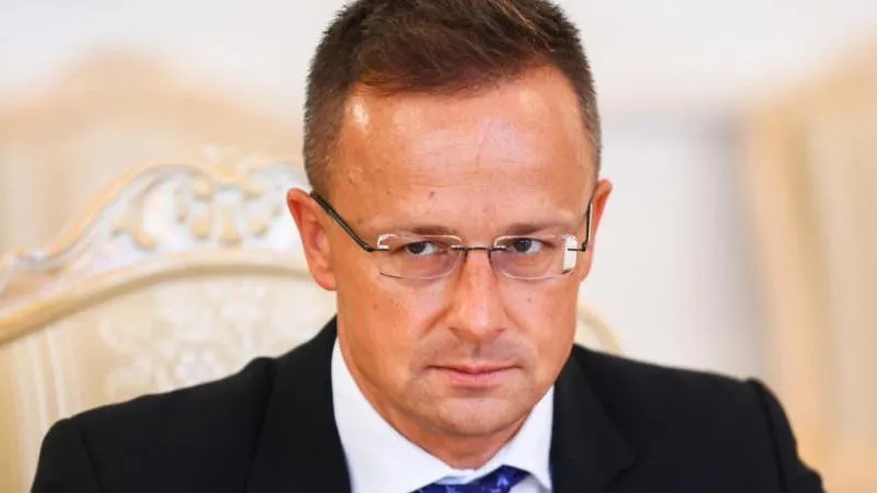 La Hongrie lance une enquête sur les liens présumés de Szijjártó avec la Russie