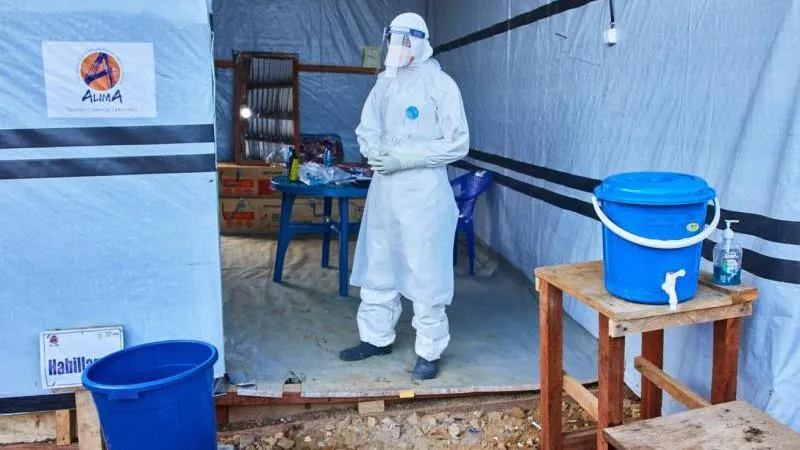 L'Ouganda annonce la fin de l'épidémie d'Ebola, une bonne nouvelle dans un monde distrait par la politique européenne